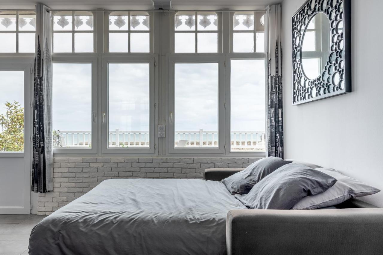 En Front De Avec Terrasse Et Vue Apartamento