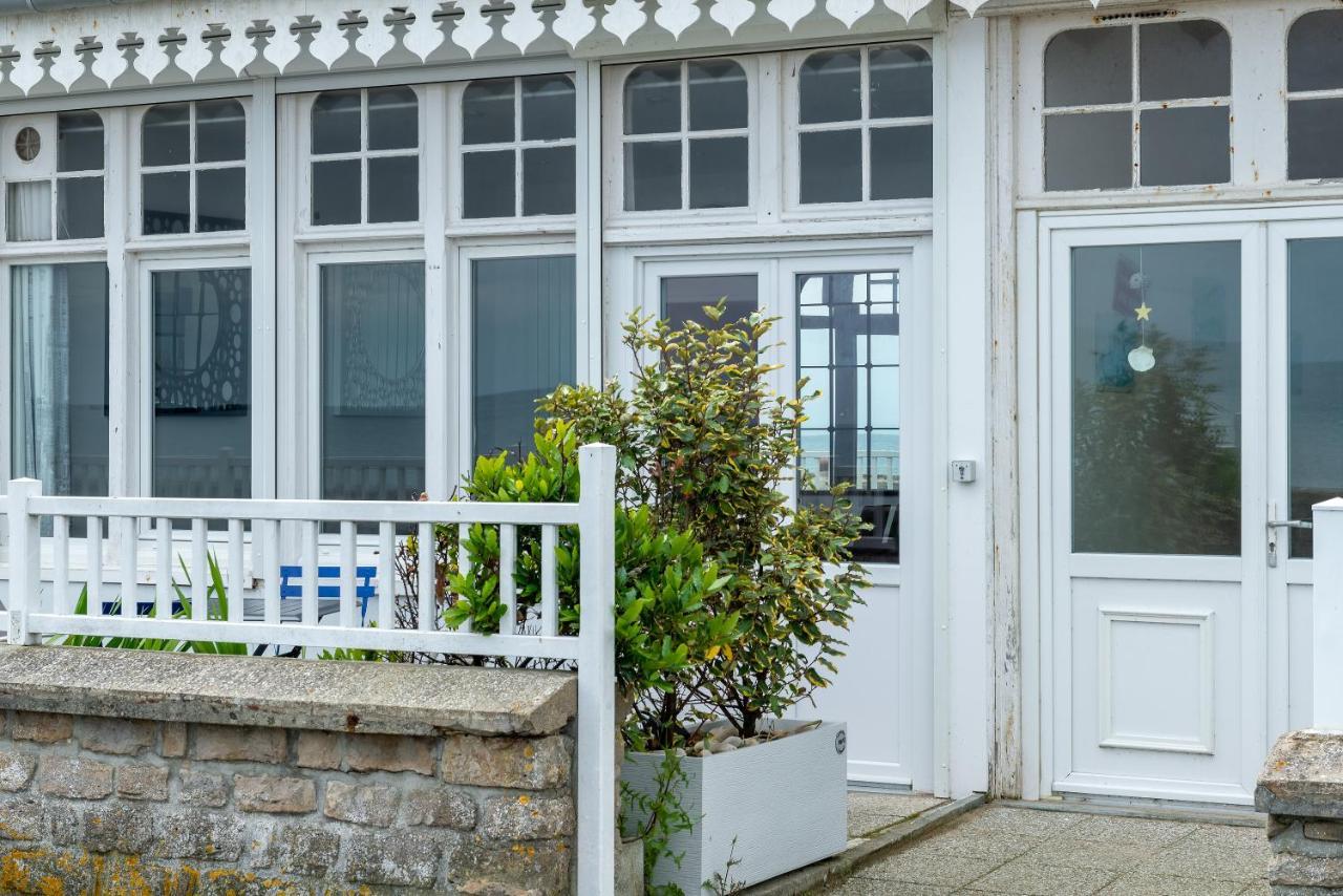 Apartment En Front De Avec Terrasse Et Vue *